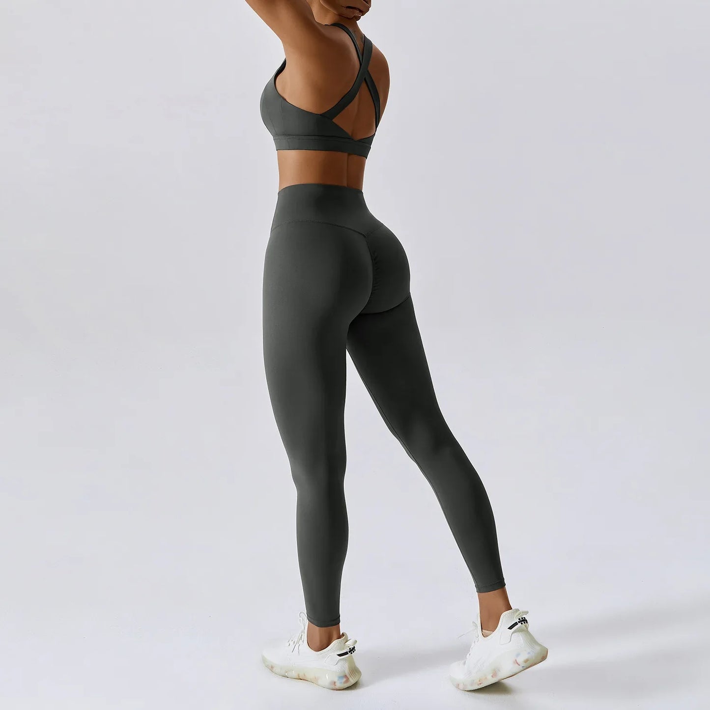 Yoga Set Elina – Sports Bra & Leggings/Shorts